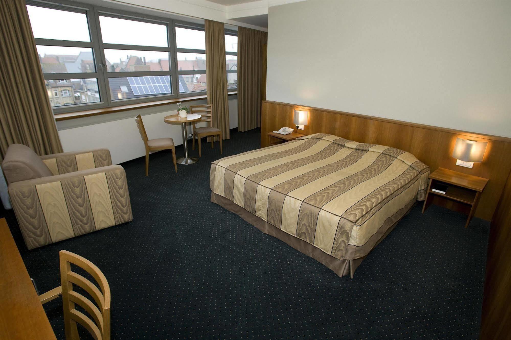 Hotel Pax Diksmuide Exterior photo